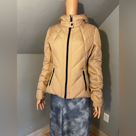 Bernardo Hooded Puffer Jacket Size Small NWT - Picture 3 of 7